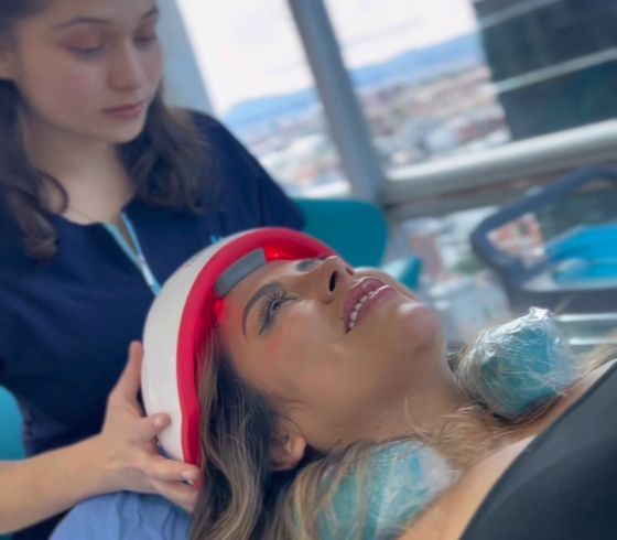 ¿Funcionan los dispositivos con luz LED para el cabello?