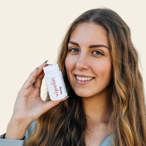 Vitaminas para el cabello de mujeres antes de la menopausia para cuidarte cada día. 
