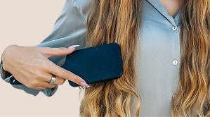 Mujer cepillando cabello - Resultados visibles